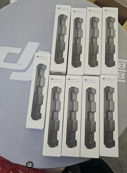 New Original DJI Matrice 4 Drone Series Charging Hub (200W) Matrice 4T/4E Dron Battery 3 Channel Fast Charger UAV Parts in Stock - Image 2